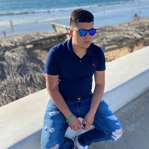 Meet your Posher, Reyes